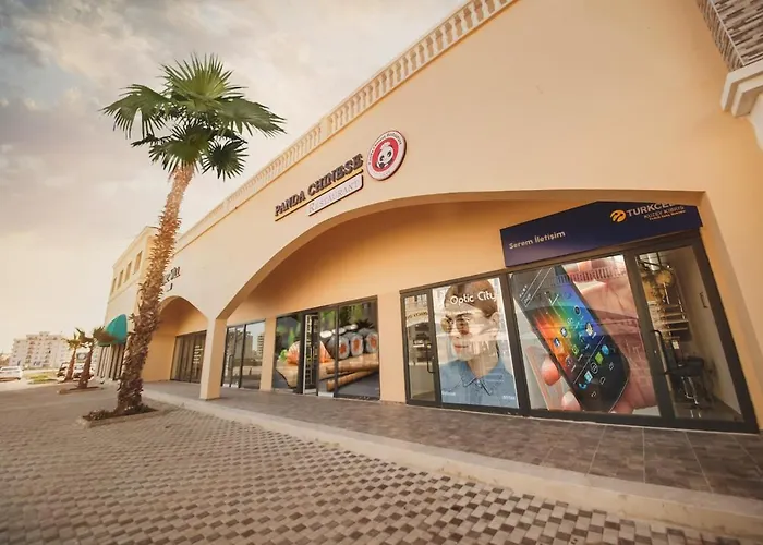 Pool View With Facilities لارنكا