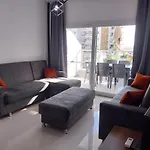 Apartment Pool View With Facilities *